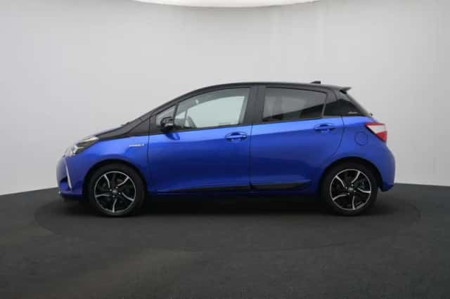 Toyota Yaris (2018) thumbnail 3