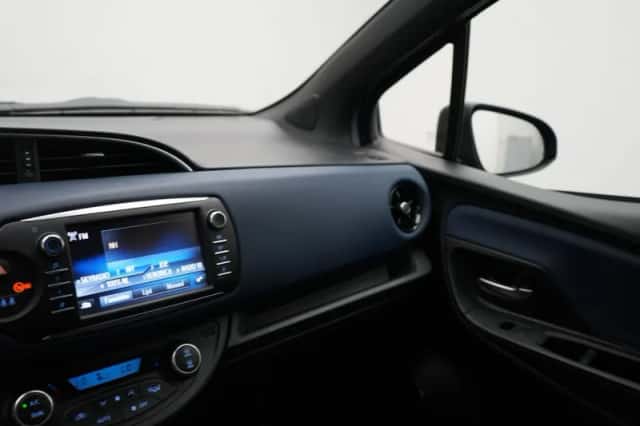 Toyota Yaris (2018) thumbnail 4
