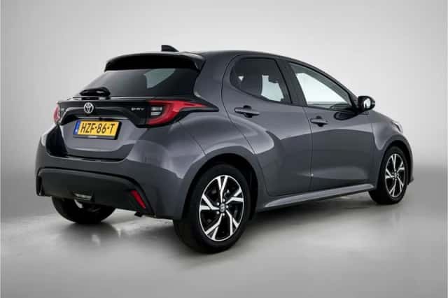 Toyota Yaris (2025) thumbnail 2