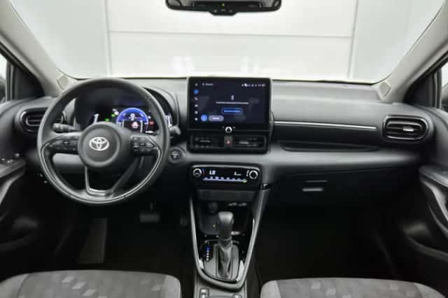 Toyota Yaris (2025) thumbnail 4