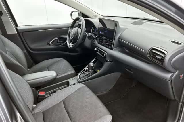 Toyota Yaris (2025) thumbnail 6