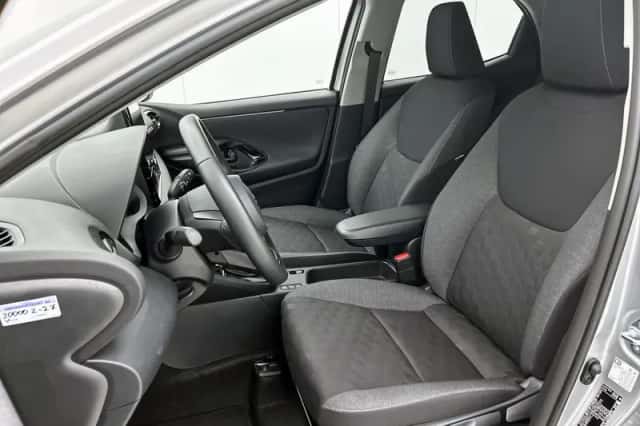 Toyota Yaris (2025) thumbnail 4