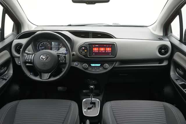 Toyota Yaris (2020) thumbnail 4