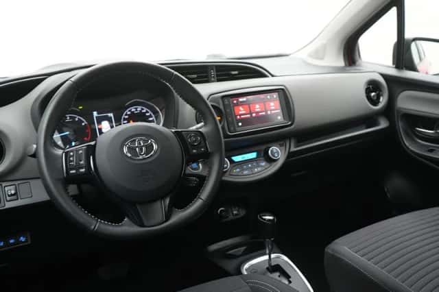 Toyota Yaris (2020) thumbnail 5