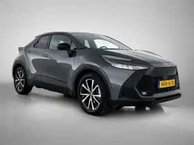 Toyota C-HR (2025) thumbnail 2