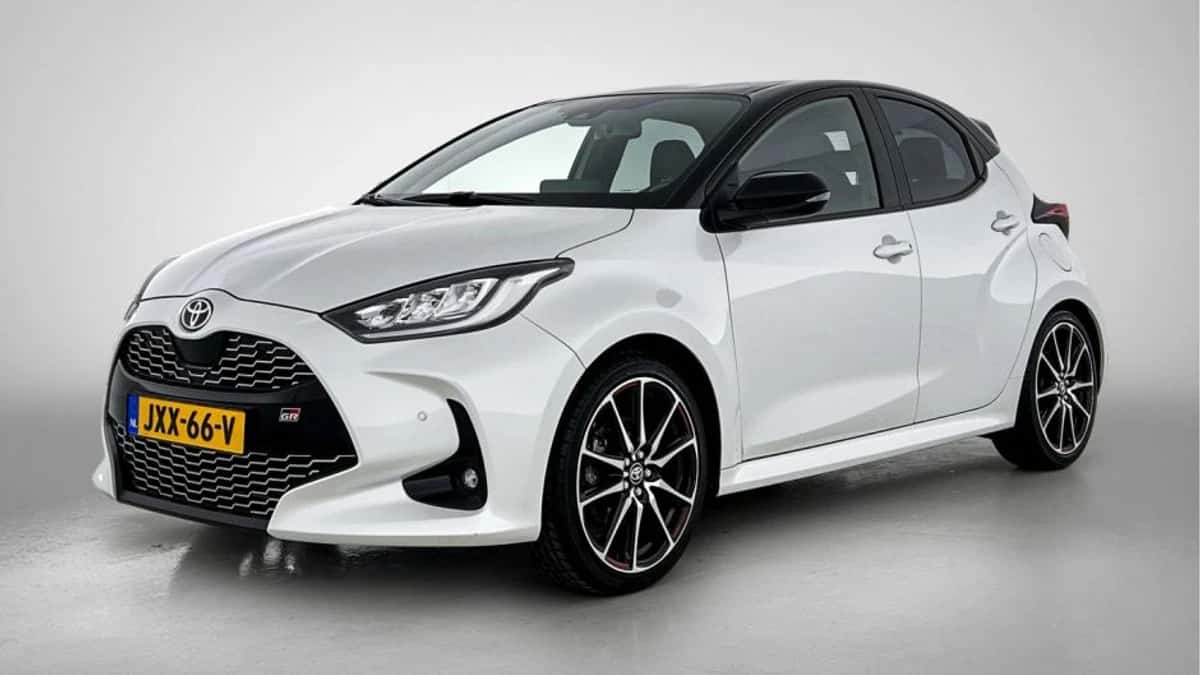 Toyota Yaris (2023) — foto 1