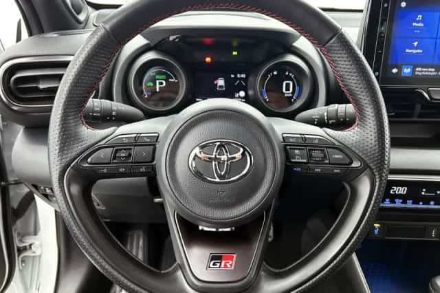 Toyota Yaris (2023) thumbnail 5