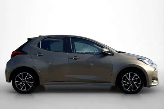 Toyota Yaris (2022) thumbnail 4