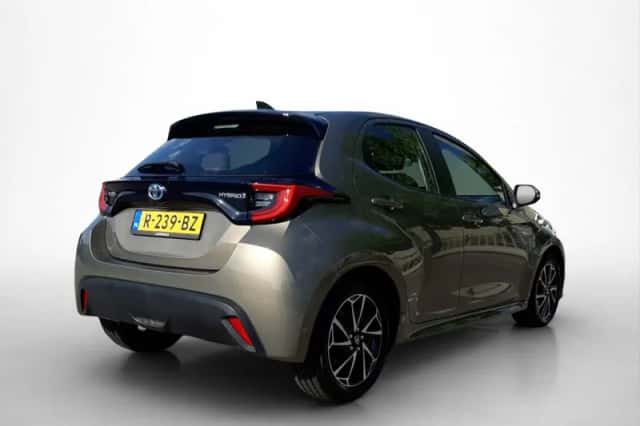 Toyota Yaris (2022) thumbnail 5