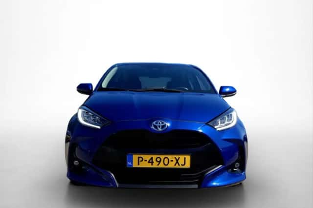 Toyota Yaris (2022) thumbnail 2