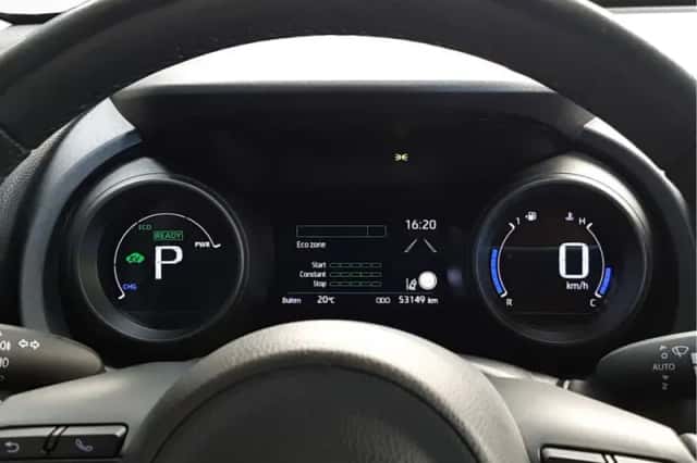 Toyota Yaris (2022) thumbnail 5