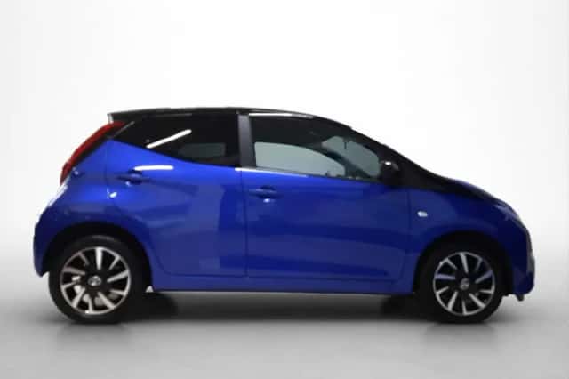 Toyota Aygo (2022) thumbnail 3
