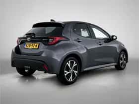Toyota Yaris (2025) thumbnail 2
