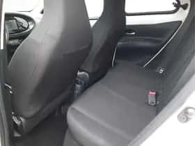 Toyota Aygo (2022) thumbnail 13