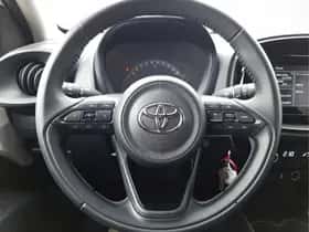 Toyota Aygo (2022) thumbnail 17