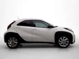 Toyota Aygo (2022) thumbnail 4