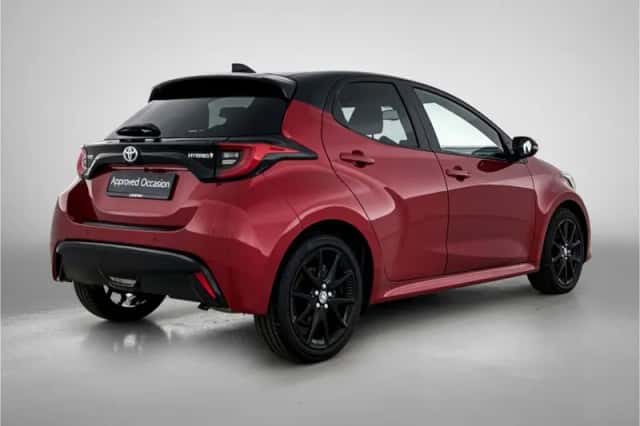Toyota Yaris (2023) thumbnail 2