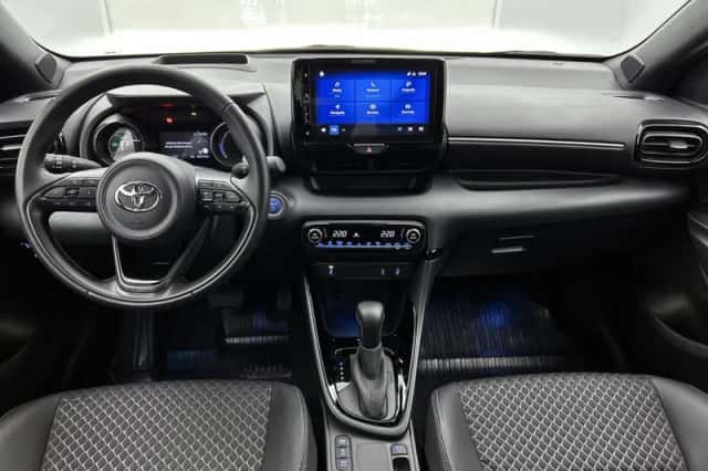 Toyota Yaris (2023) thumbnail 4