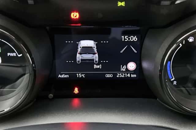 Toyota Yaris (2023) thumbnail 5