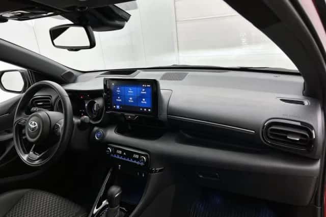 Toyota Yaris (2023) thumbnail 6