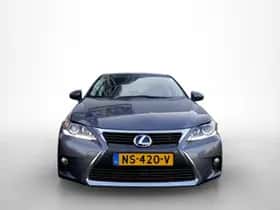 Lexus CT (2017) thumbnail 2