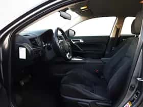 Lexus CT (2017) thumbnail 12