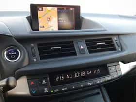 Lexus CT (2017) thumbnail 14