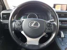 Lexus CT (2017) thumbnail 17