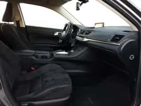 Lexus CT (2017) thumbnail 18