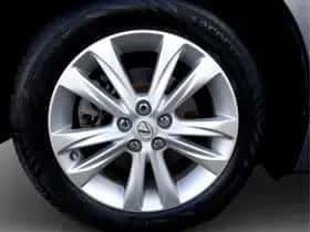 Lexus CT (2017) thumbnail 26