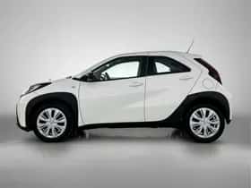 Toyota Aygo (2023) thumbnail 3