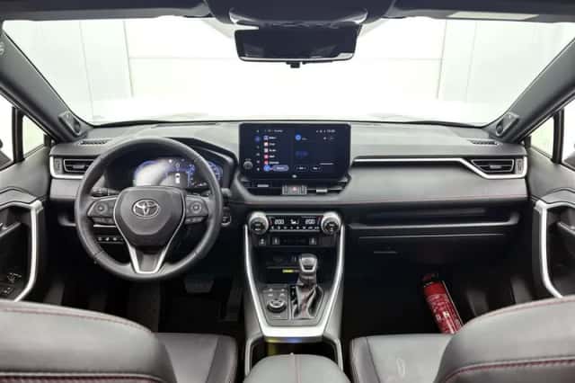 Toyota RAV4 (2024) thumbnail 5