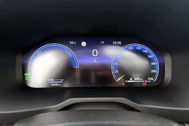 Toyota RAV4 (2024) thumbnail 6