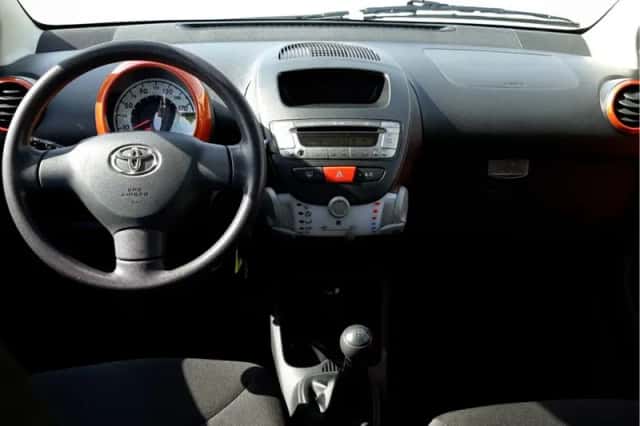 Toyota Aygo (2013) thumbnail 4