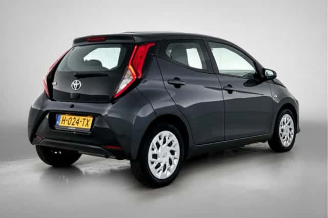 Toyota Aygo (2020) thumbnail 2