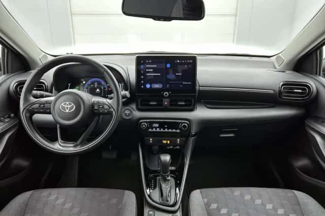 Toyota Yaris (2025) thumbnail 4