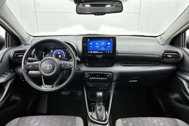 Toyota Yaris (2024) thumbnail 4