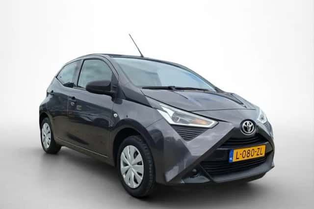 Toyota Aygo (2021) thumbnail 3