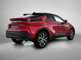 Toyota C-HR (2024) thumbnail 2