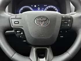 Toyota C-HR (2024) thumbnail 17