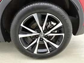 Toyota C-HR (2024) thumbnail 23