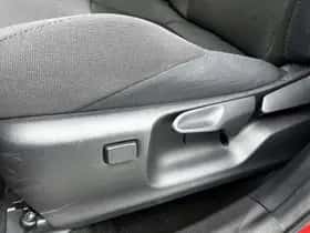 Toyota C-HR (2024) thumbnail 39