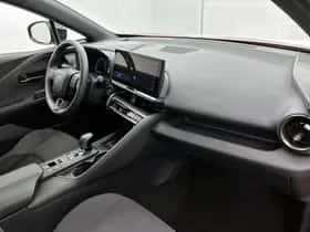 Toyota C-HR (2024) thumbnail 6