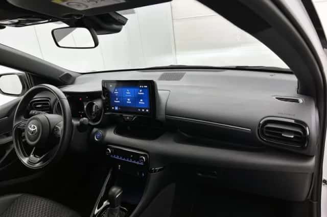 Toyota Yaris (2022) thumbnail 6