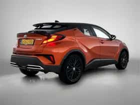 Toyota C-HR (2020) thumbnail 2