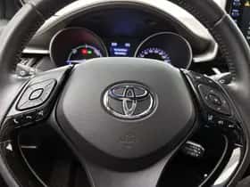 Toyota C-HR (2020) thumbnail 17