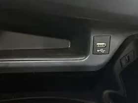 Toyota C-HR (2020) thumbnail 25