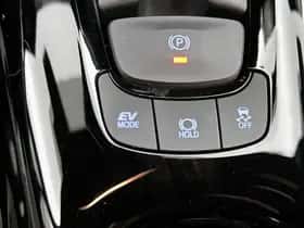 Toyota C-HR (2020) thumbnail 26