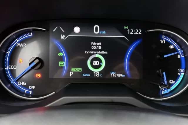 Toyota RAV4 (2021) thumbnail 5