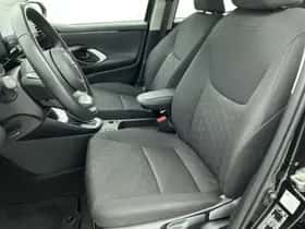 Toyota Yaris (2024) thumbnail 15